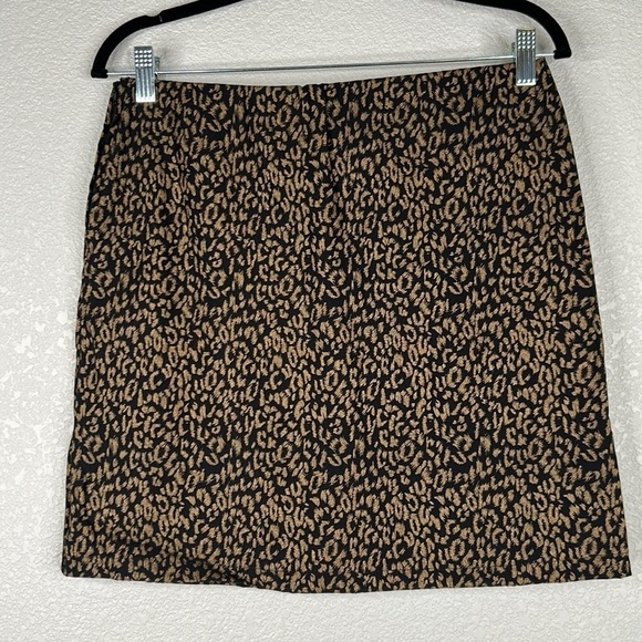 Must Have Black & Gold Leopard Print Mini Skirt Size Large - Picture 3 of 6